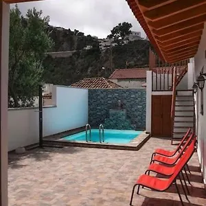 casa-la-plaza-35290.in-canary-islands.com/